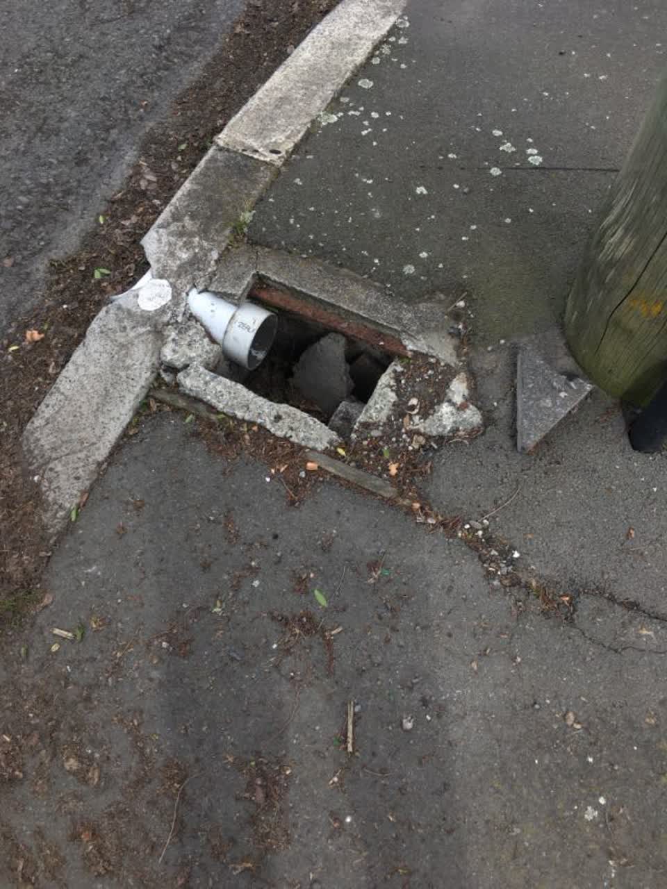 The photograph attached to this roading/streets report