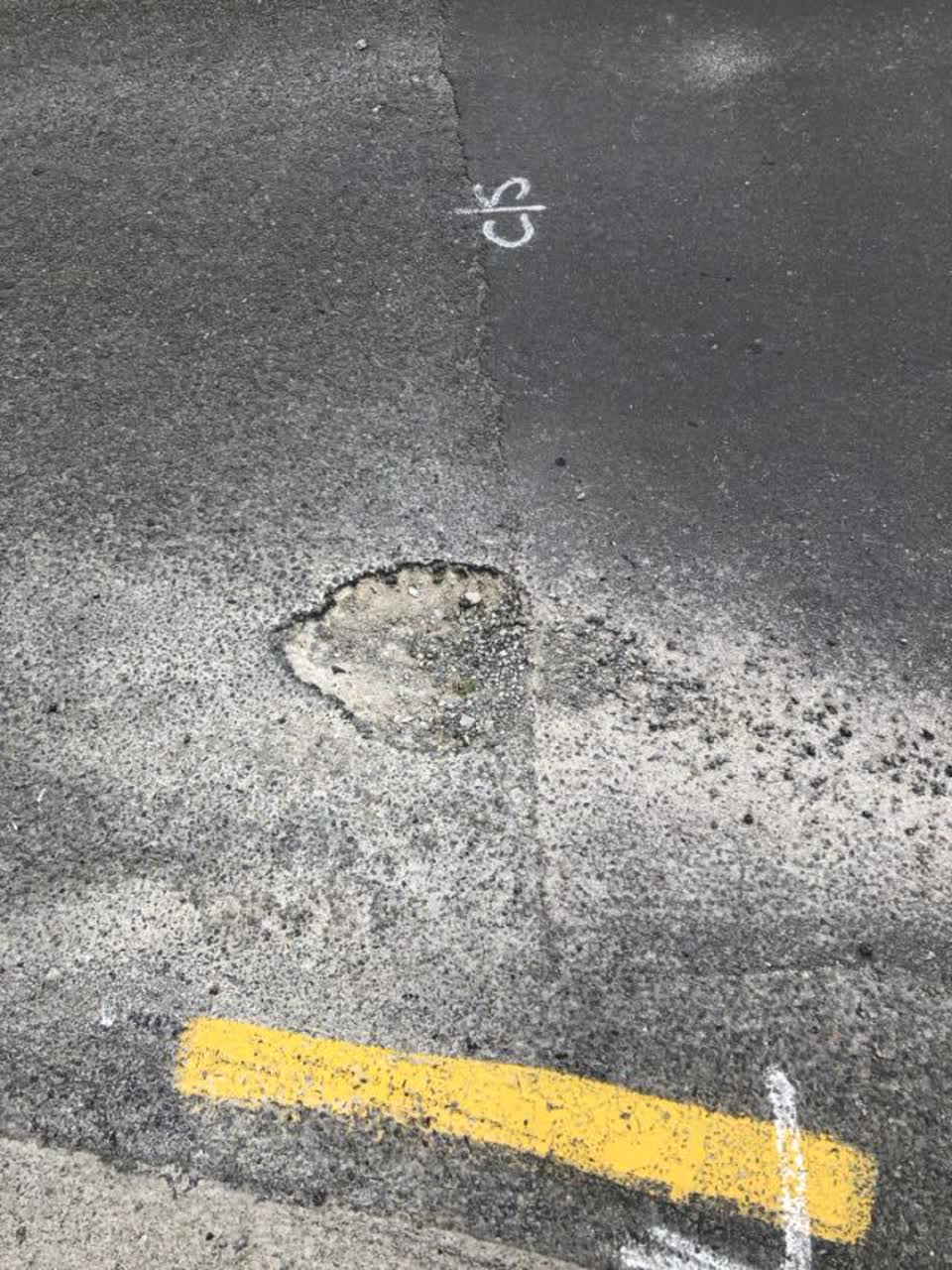 The photograph attached to this roading/streets report
