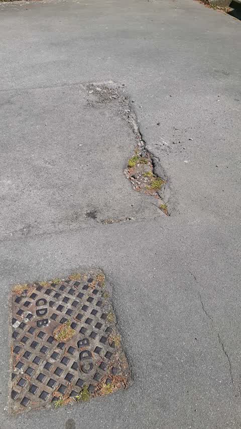 Roading/Streets, a report photo