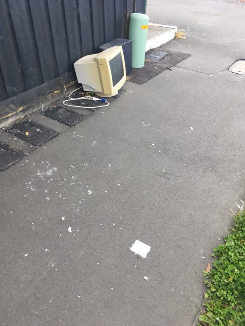 The photograph attached to this rubbish/recycling report