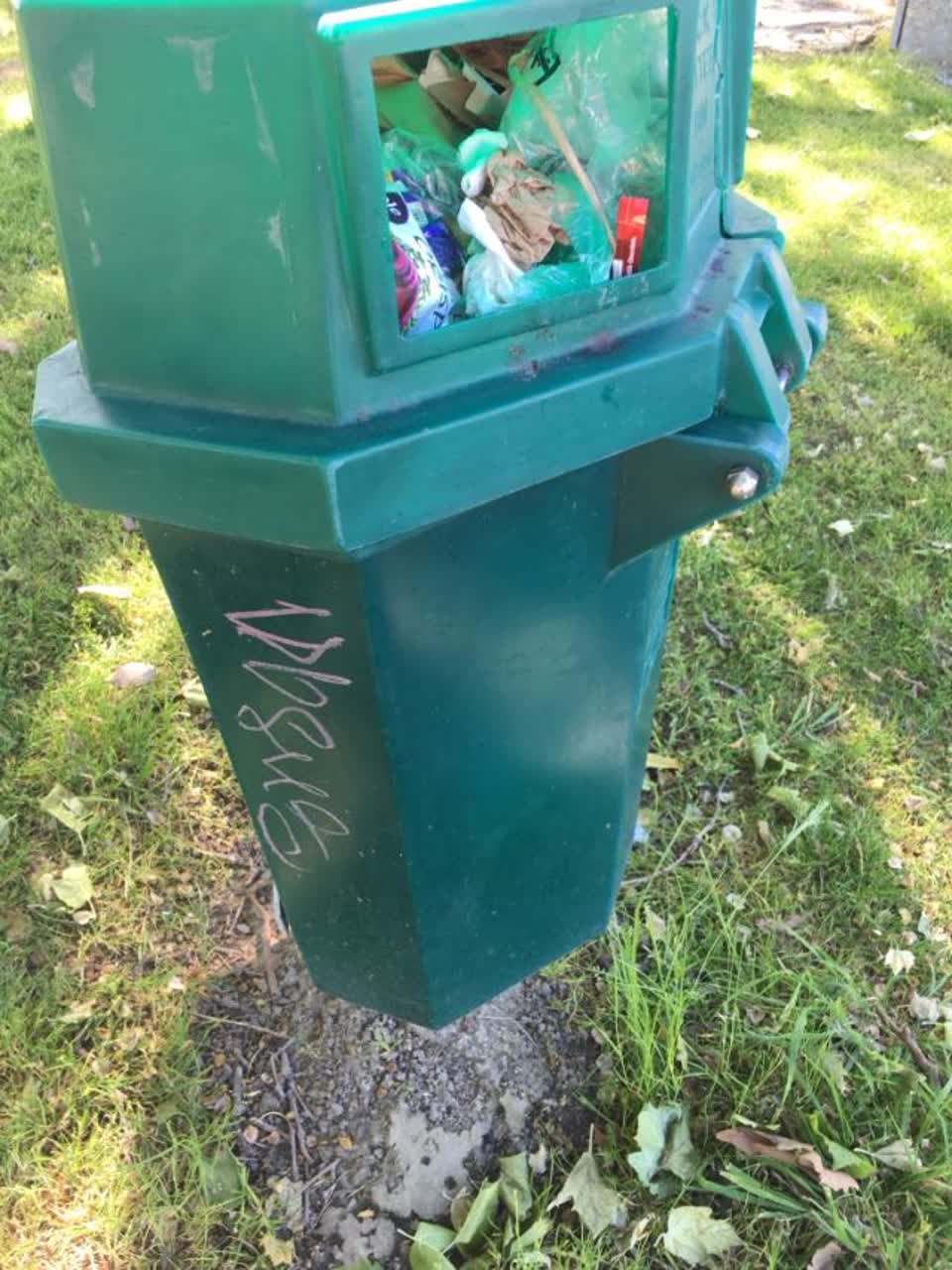 The photograph attached to this graffiti report