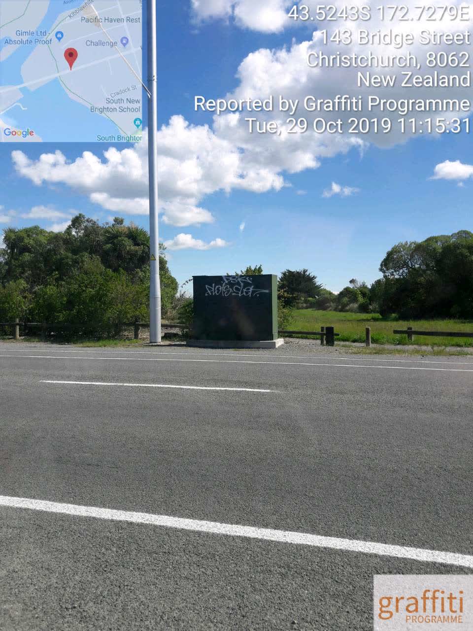The photograph attached to this graffiti report