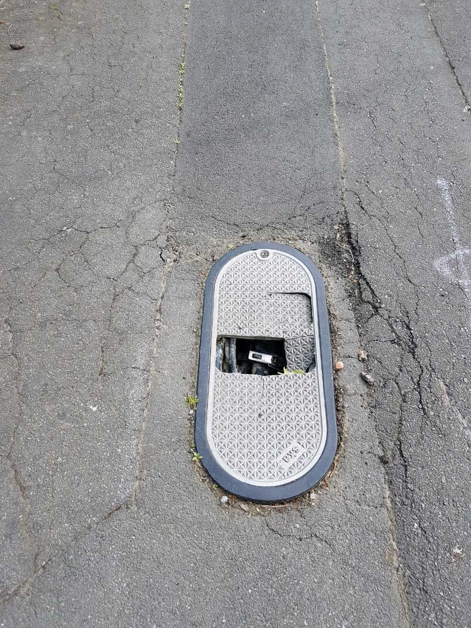 The photograph attached to this roading/streets report