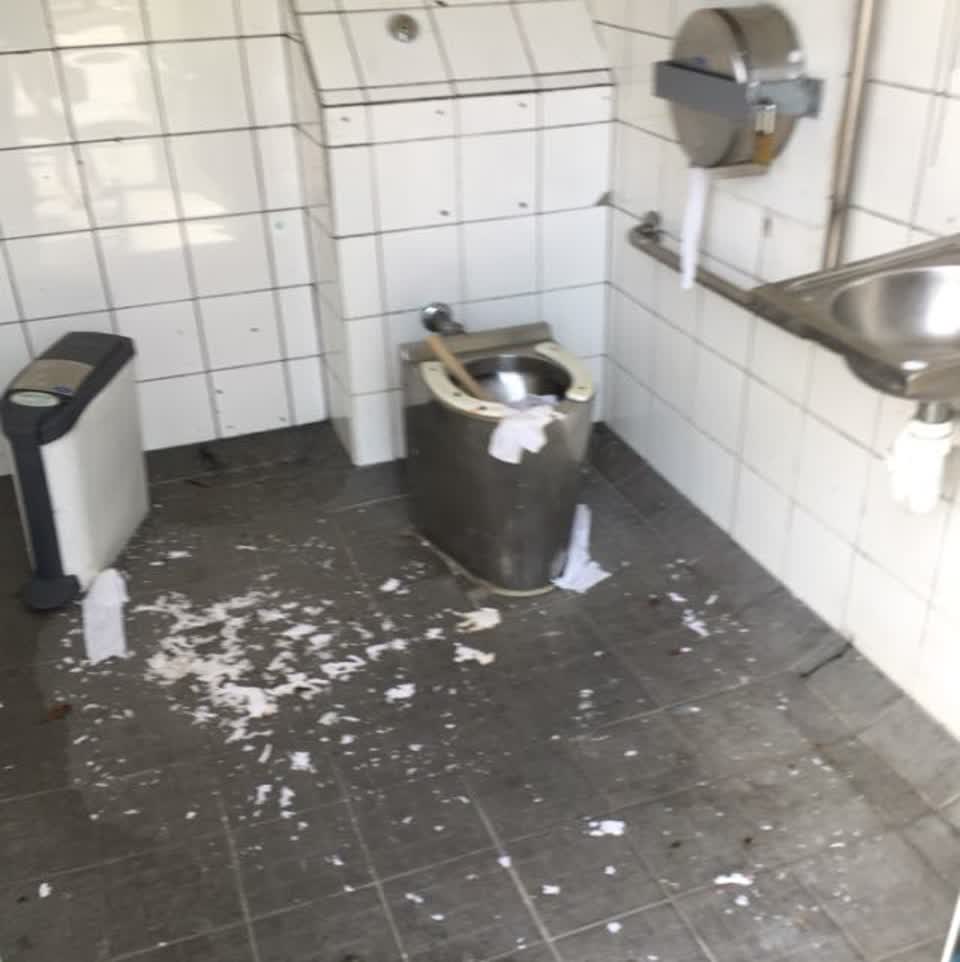 The photograph attached to this water supply report