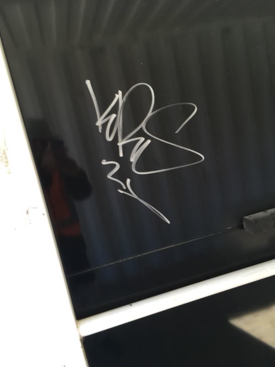 The photograph attached to this graffiti report