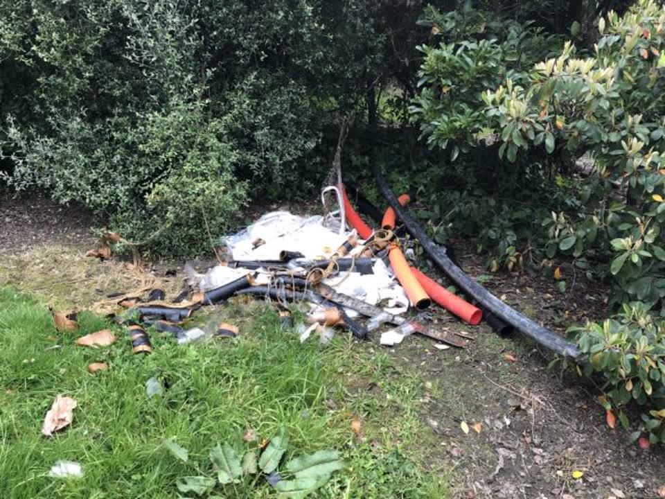 The photograph attached to this rubbish/recycling report