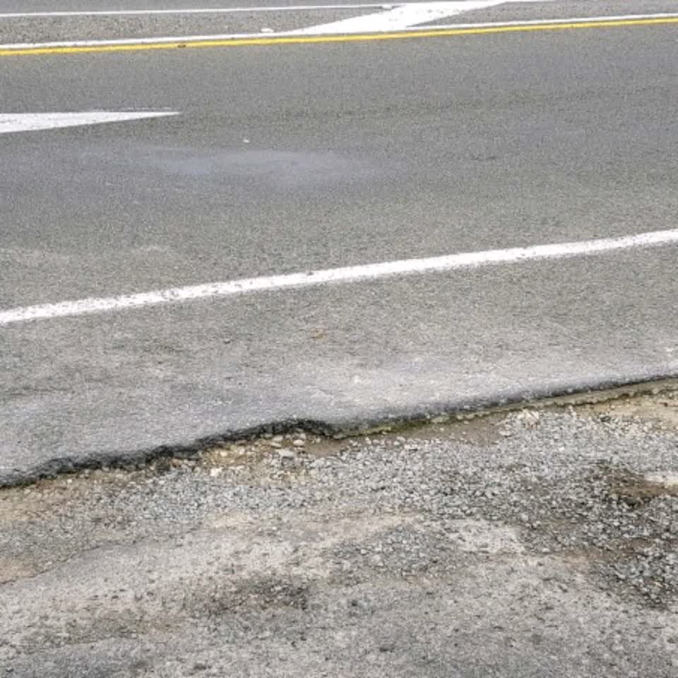 The photograph attached to this roading/streets report
