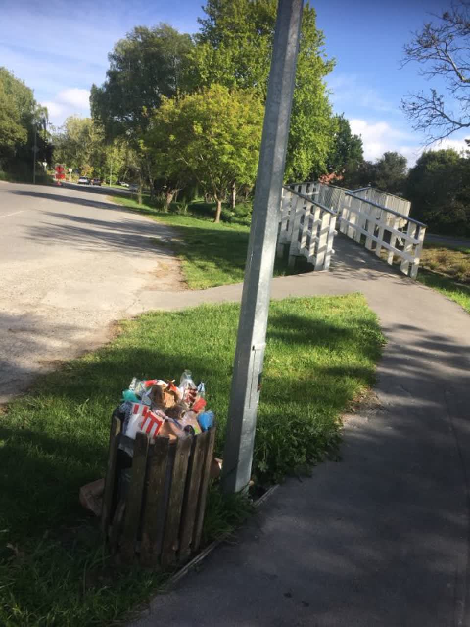 The photograph attached to this rubbish/recycling report