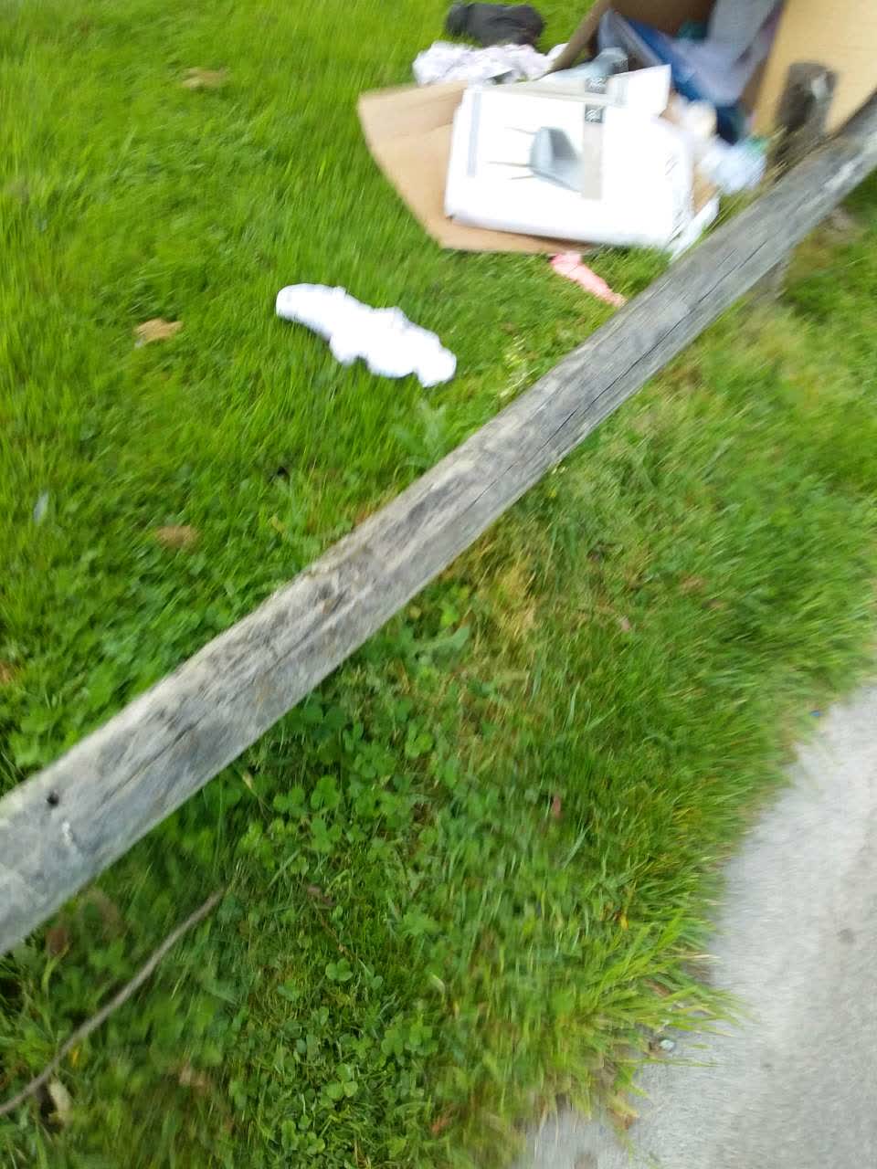 The photograph attached to this rubbish/recycling report