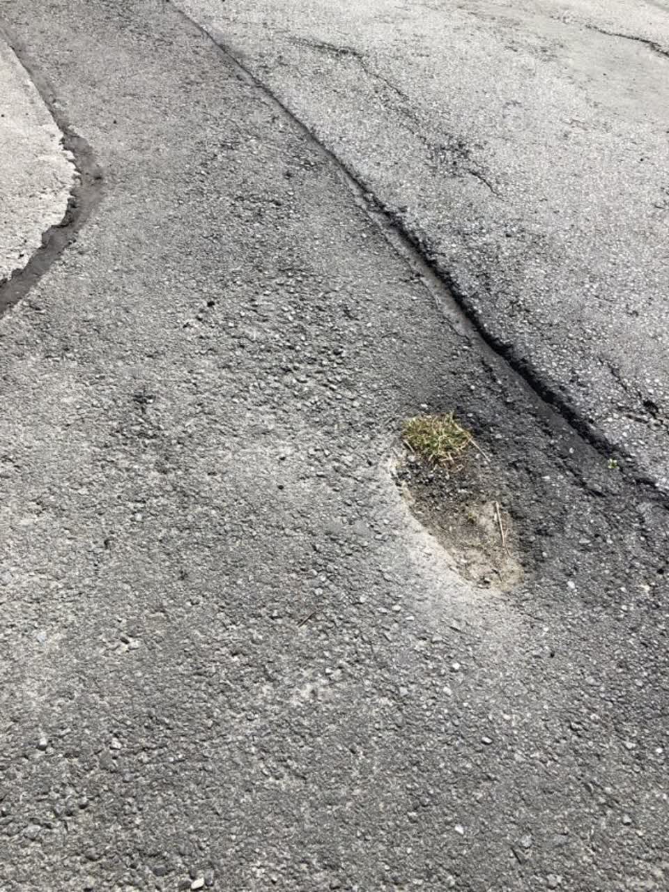 The photograph attached to this roading/streets report