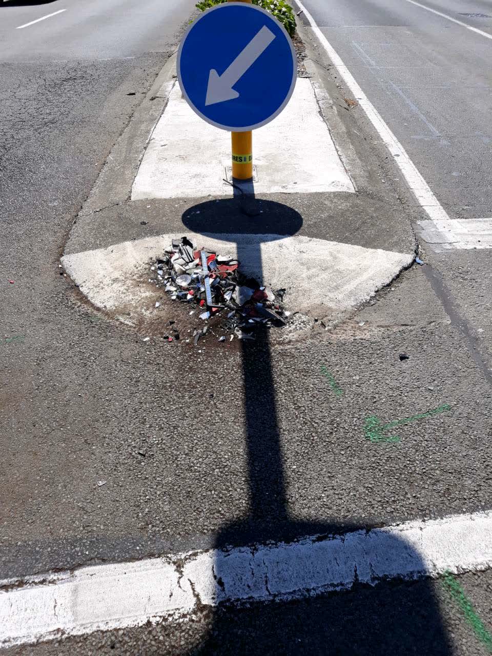 The photograph attached to this roading/streets report