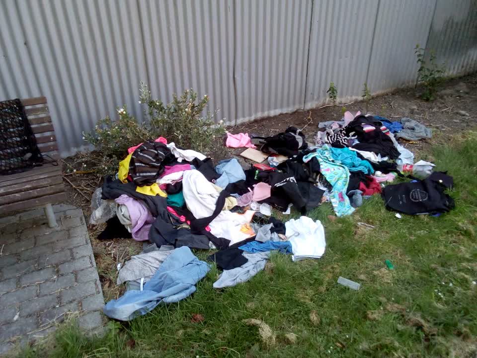 The photograph attached to this rubbish/recycling report