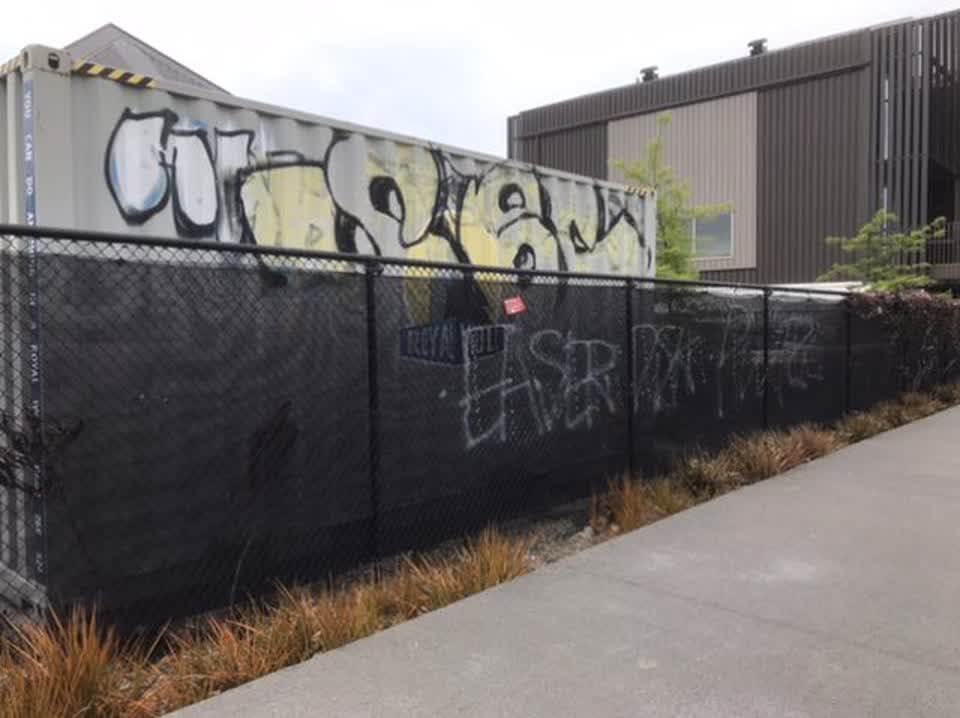 The photograph attached to this graffiti report