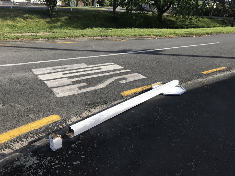 The photograph attached to this roading/streets report