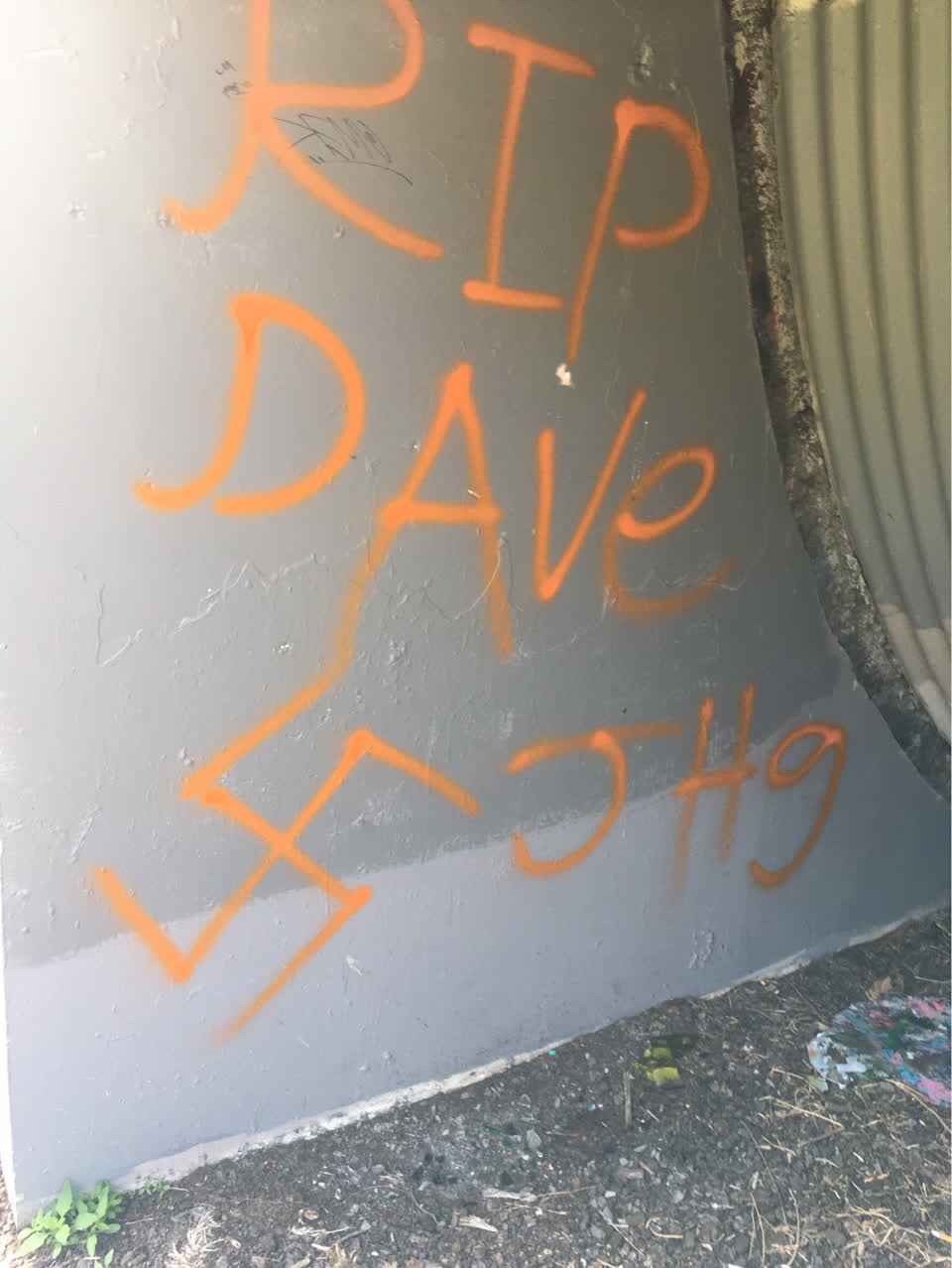 The photograph attached to this graffiti report