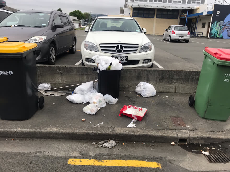 The photograph attached to this rubbish/recycling report