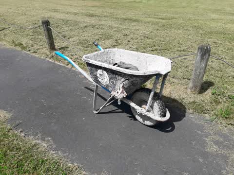 Rubbish/Recycling, a report photo