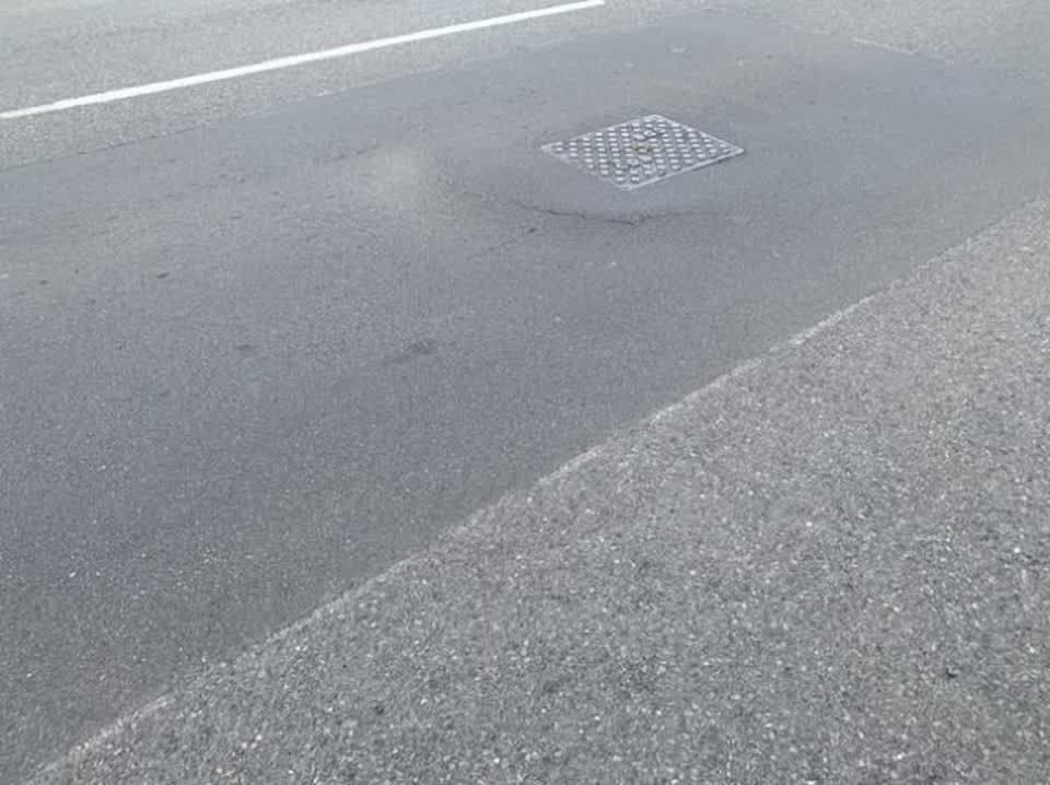 The photograph attached to this roading/streets report