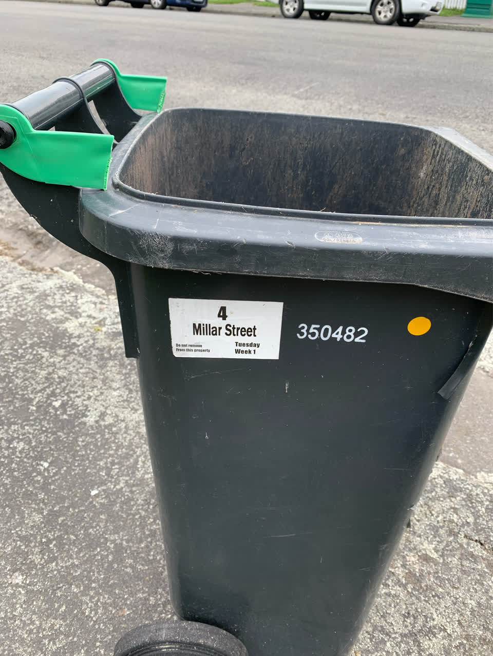 The photograph attached to this rubbish/recycling report