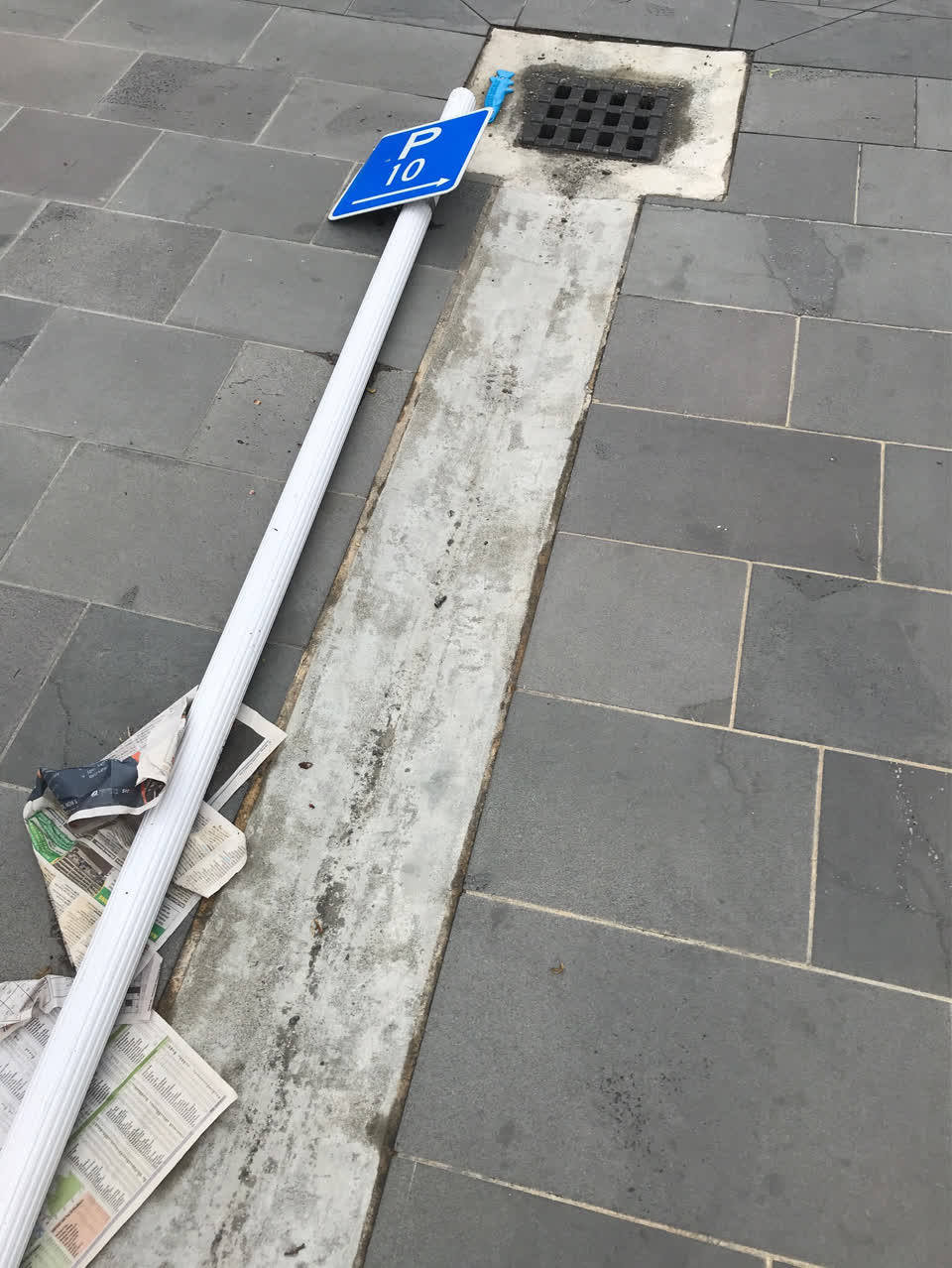 The photograph attached to this roading/streets report