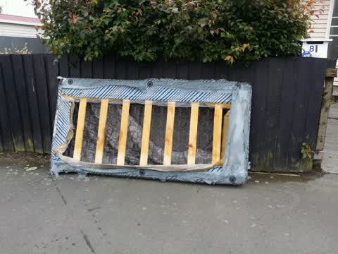 Rubbish/Recycling, a report photo