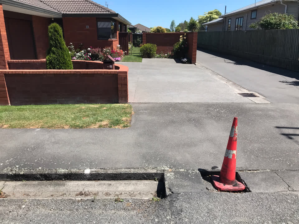 The photograph attached to this roading/streets report