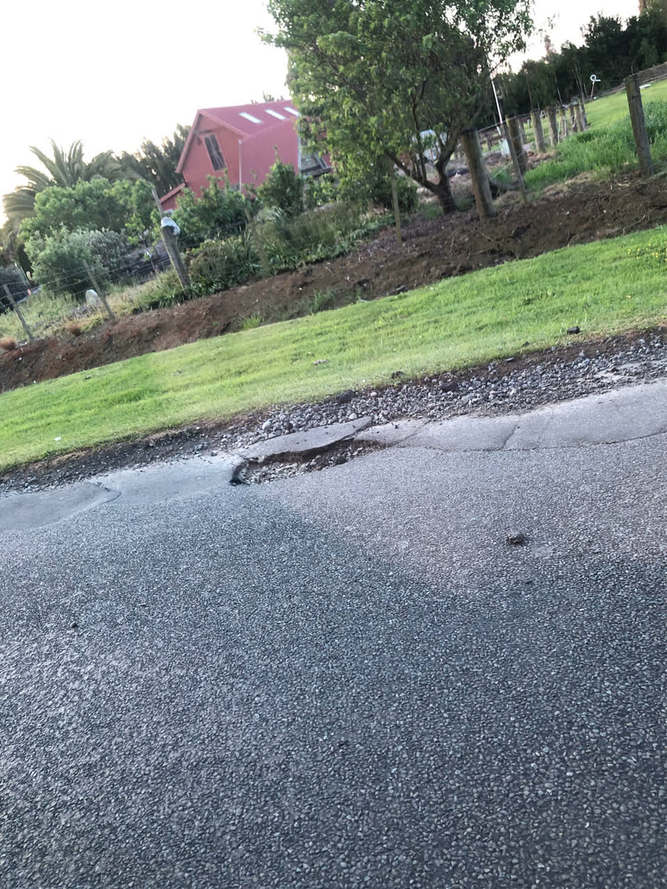 The photograph attached to this roading/streets report