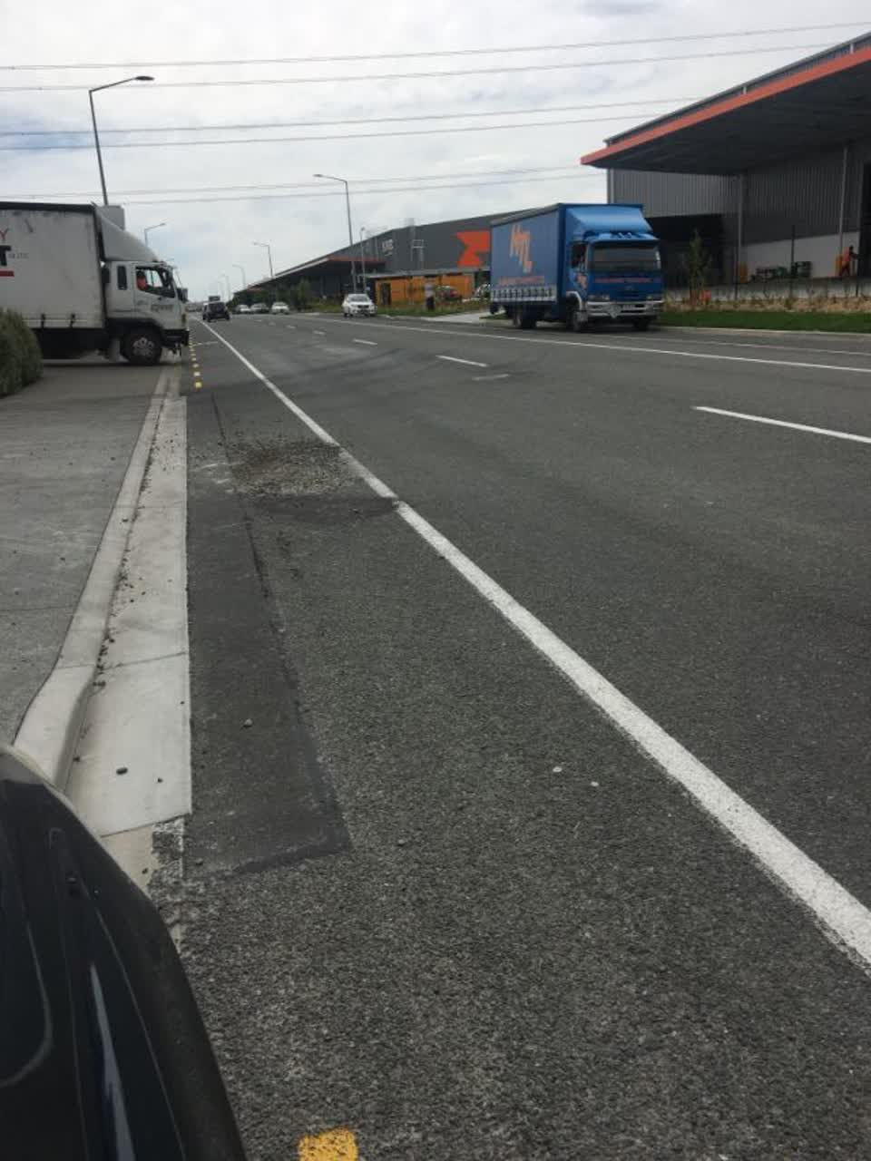 The photograph attached to this roading/streets report
