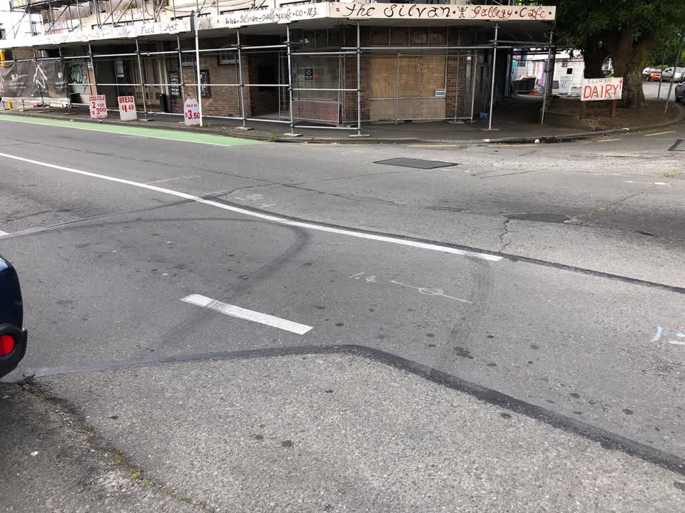 The photograph attached to this roading/streets report