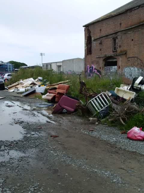 Rubbish/Recycling, a report photo