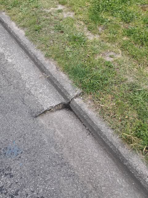 Roading/Streets, a report photo