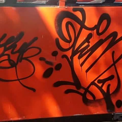 Graffiti, a report photo