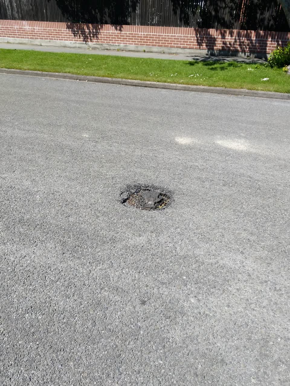 The photograph attached to this roading/streets report