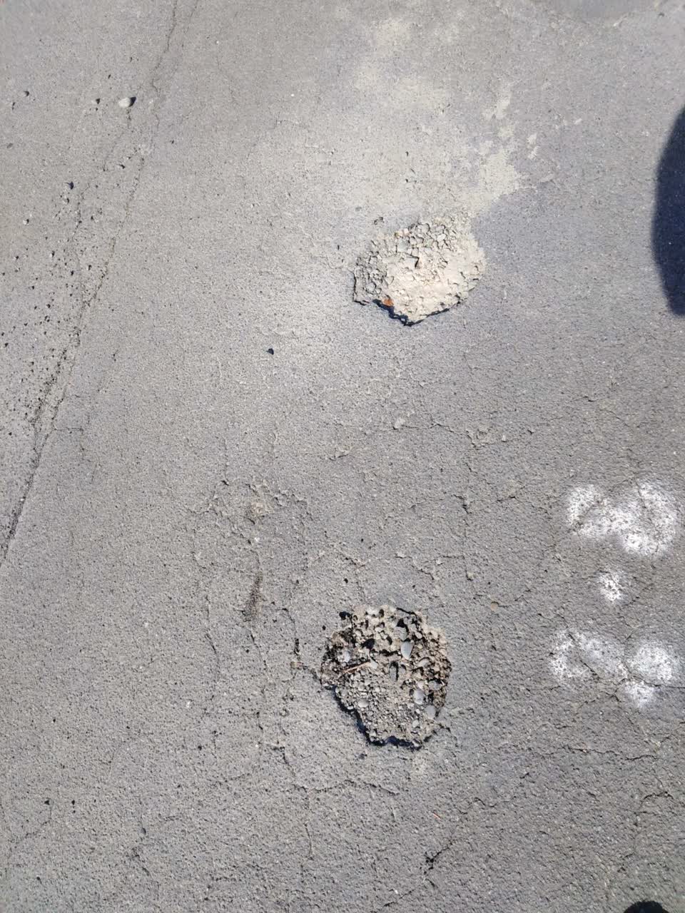 The photograph attached to this roading/streets report