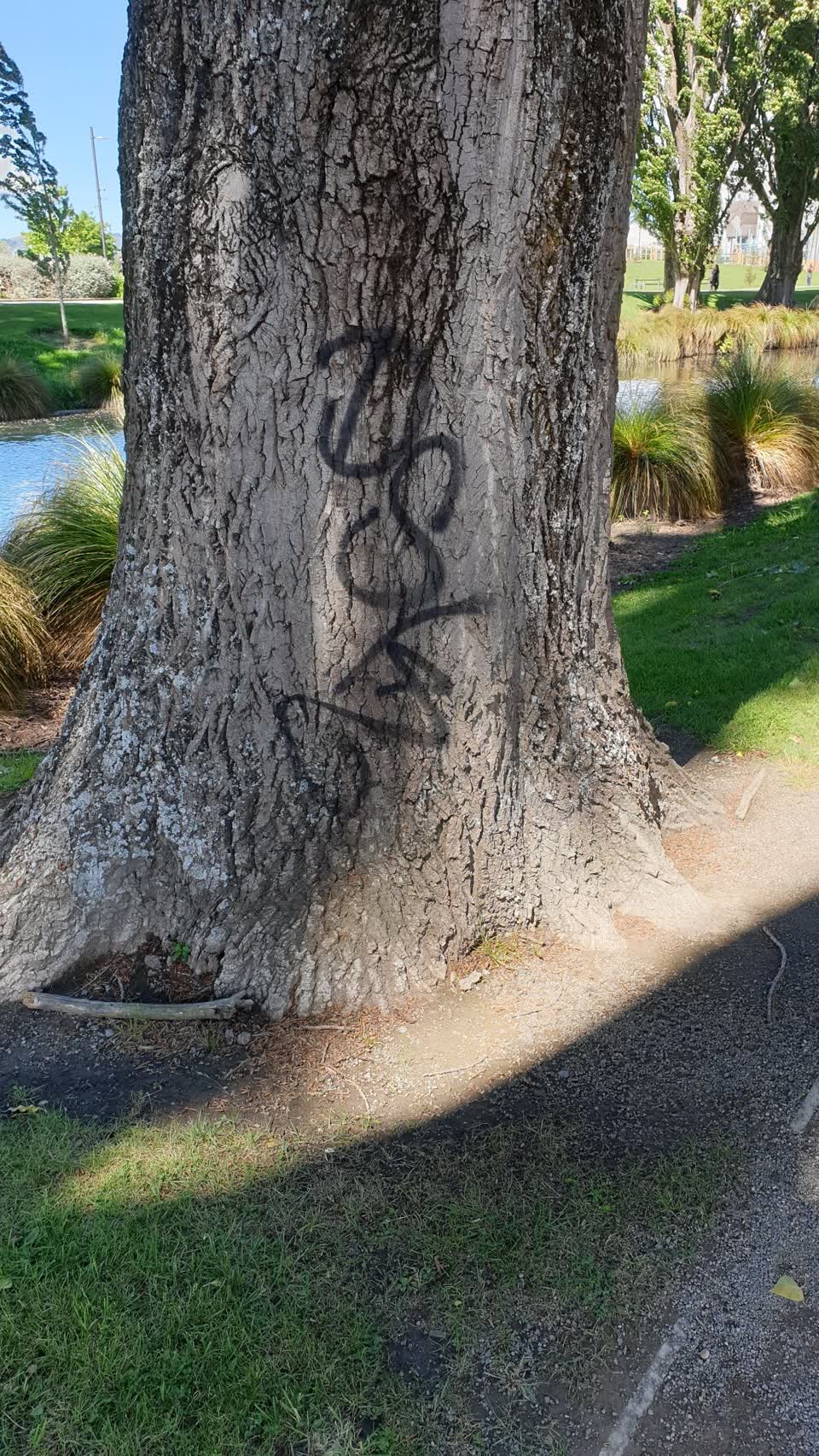 The photograph attached to this graffiti report