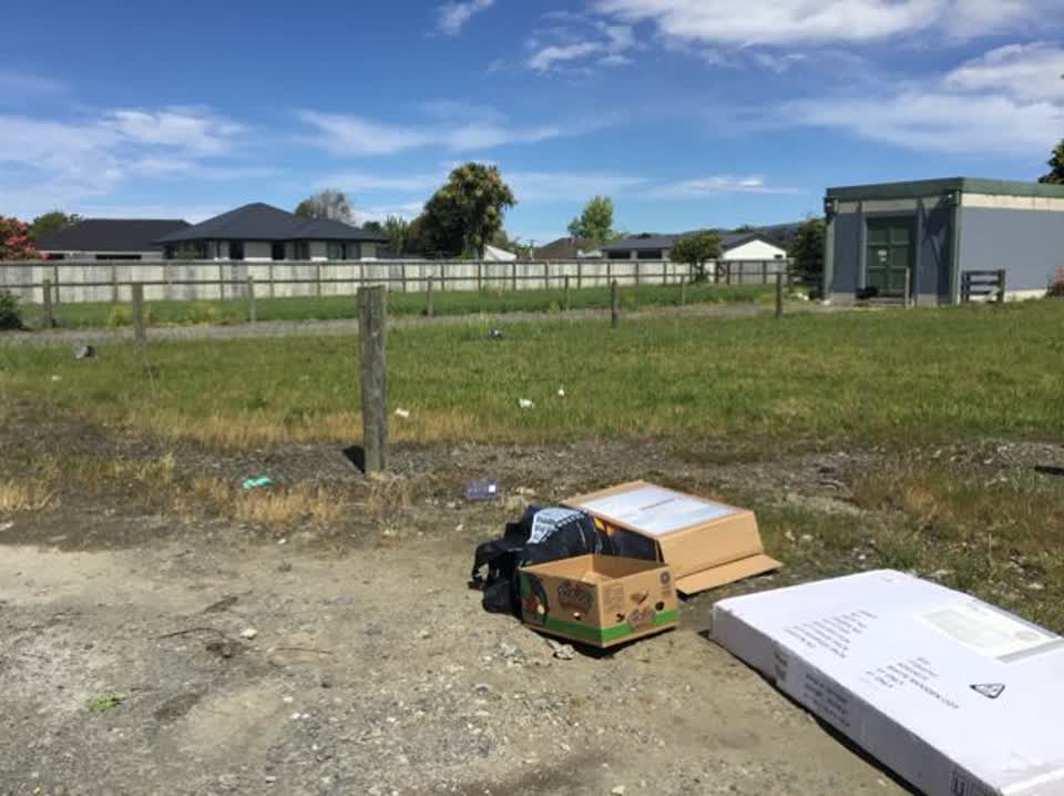 The photograph attached to this rubbish/recycling report