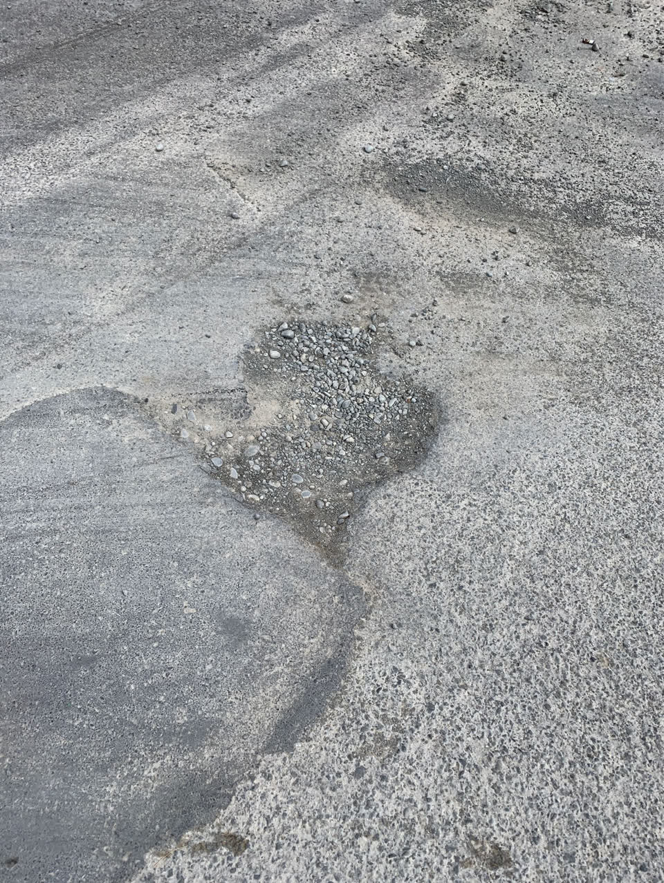 The photograph attached to this roading/streets report