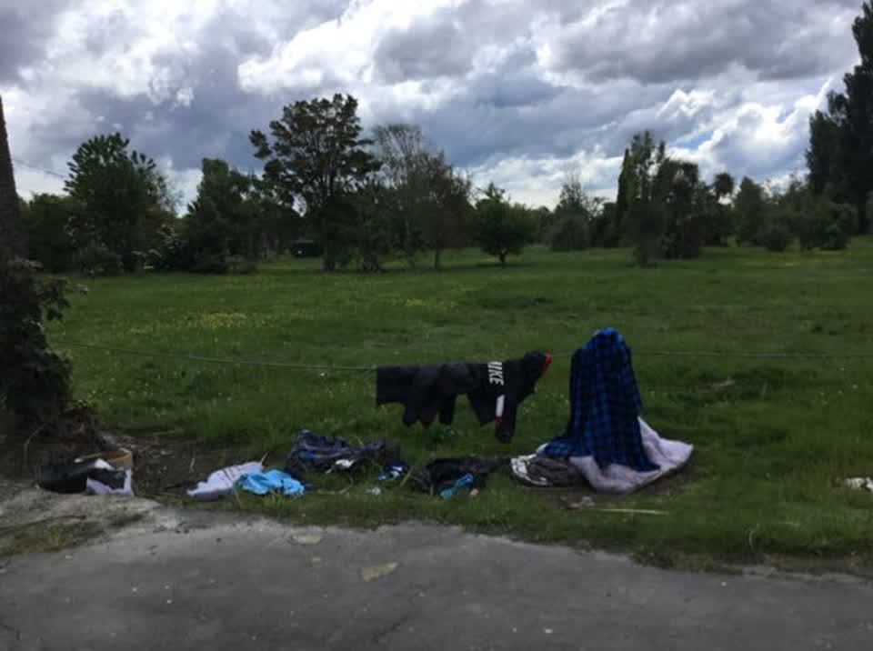 The photograph attached to this rubbish/recycling report
