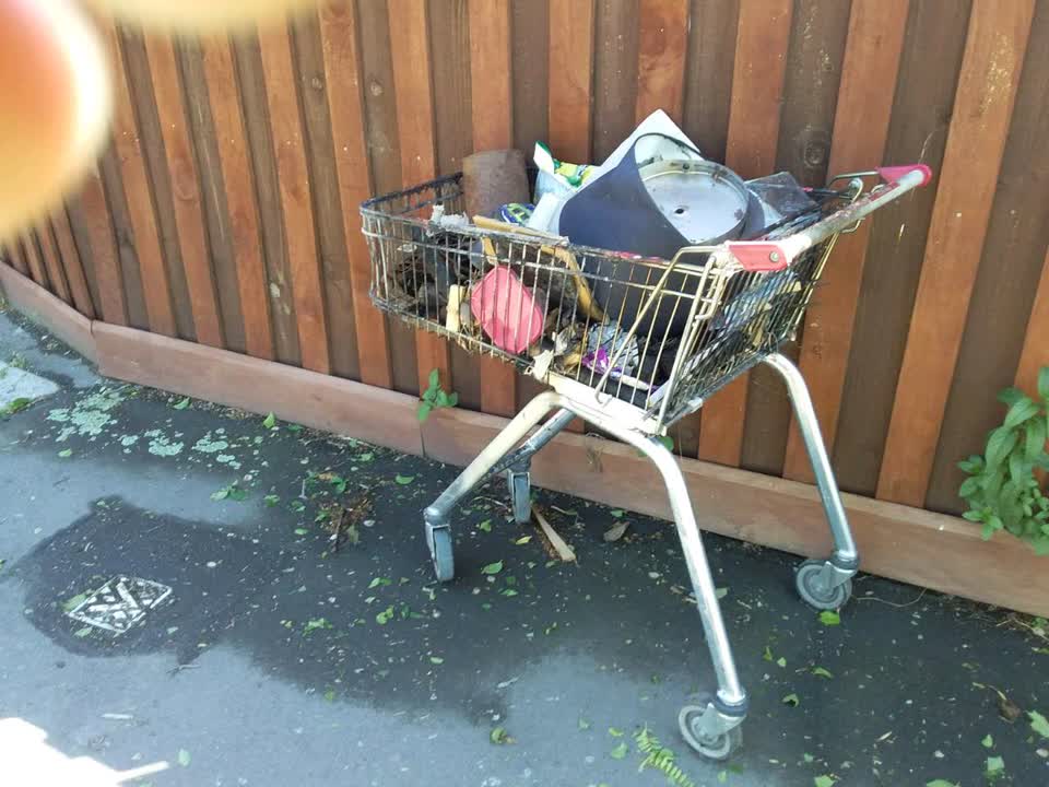The photograph attached to this rubbish/recycling report
