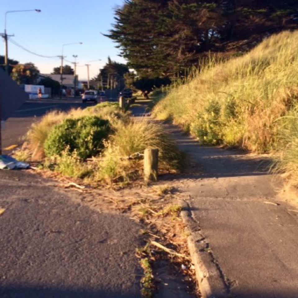 The photograph attached to this roading/streets report