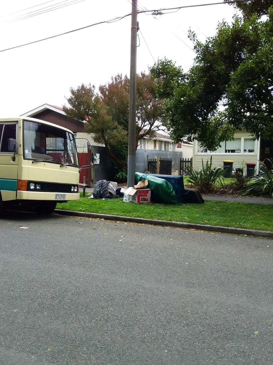 The photograph attached to this rubbish/recycling report