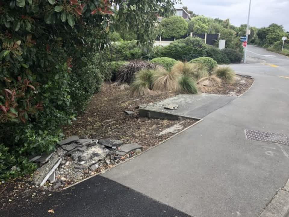 The photograph attached to this roading/streets report