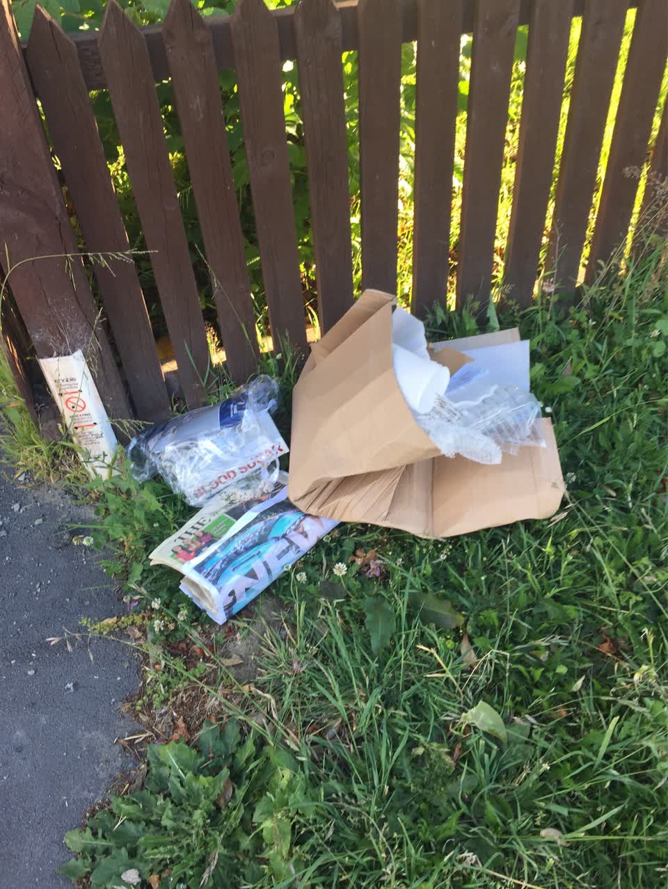The photograph attached to this rubbish/recycling report