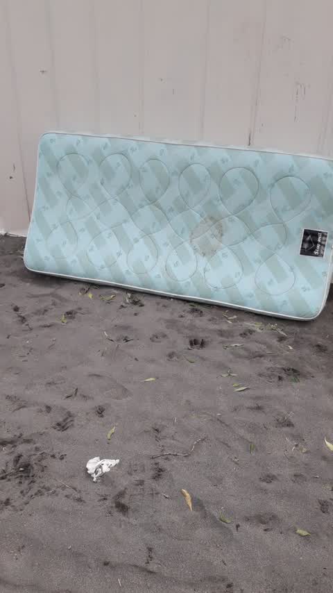 Rubbish/Recycling, a report photo