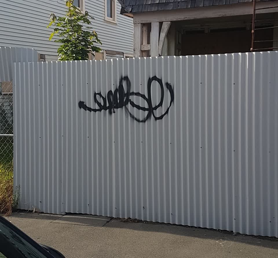 The photograph attached to this graffiti report