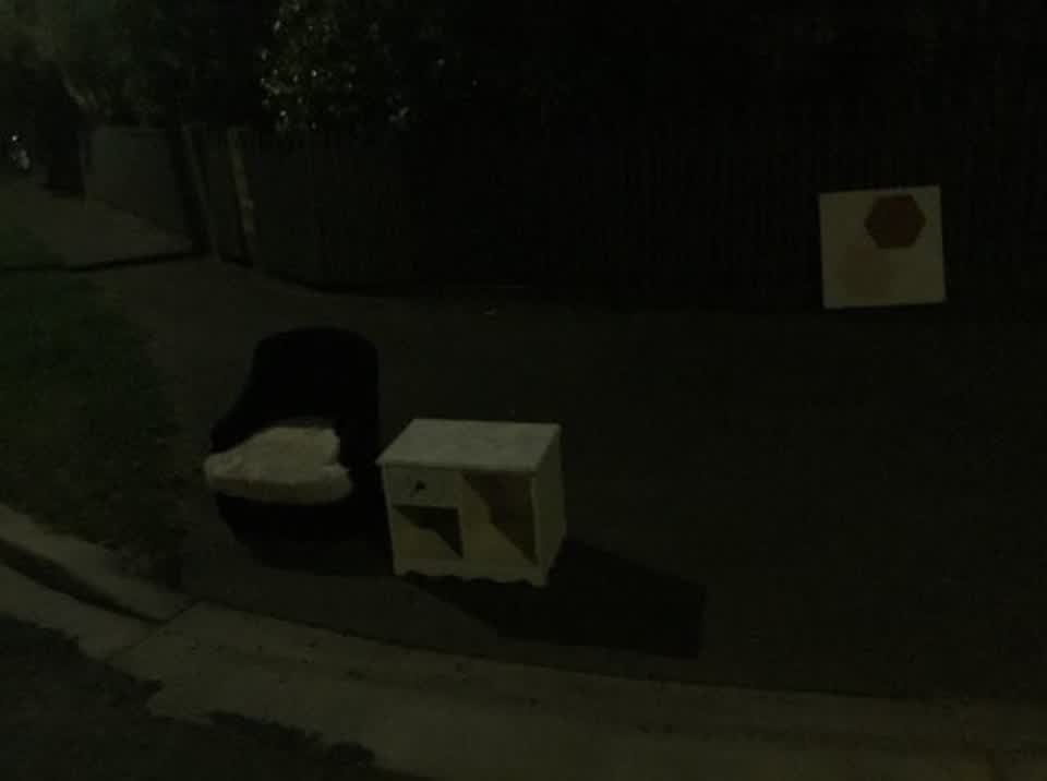The photograph attached to this rubbish/recycling report