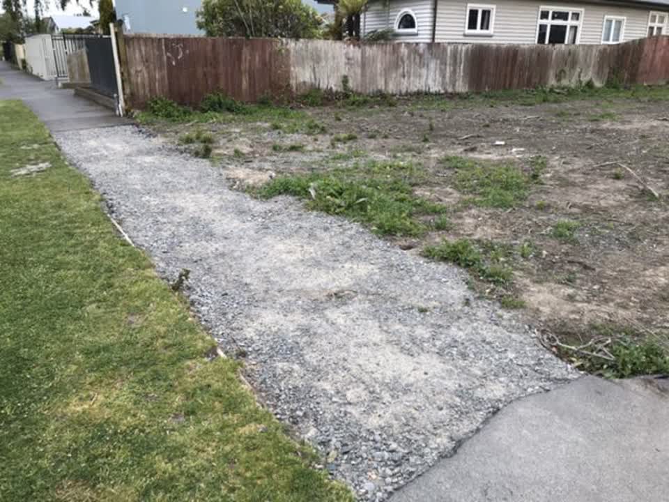 The photograph attached to this roading/streets report