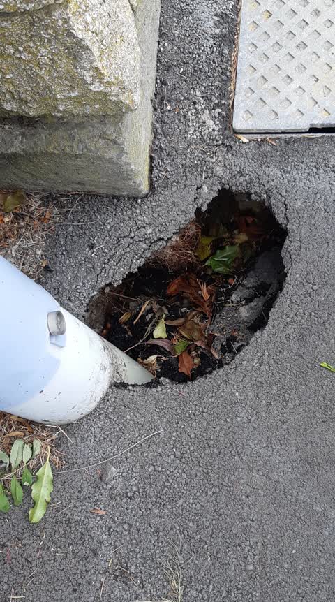 Roading/Streets, a report photo