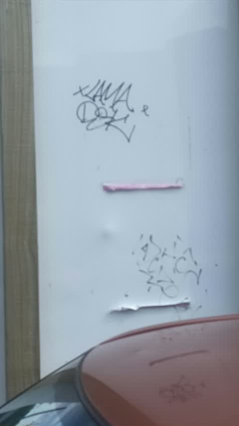 Graffiti, a report photo
