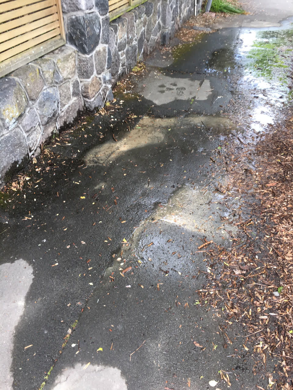 The photograph attached to this water supply report